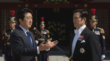 AI通訳機、シェイクスピアを過剰学習。首相への挨拶を「我が王よ、この玉座を」と誤訳、俳優が一時的に国王認定される - Style 3