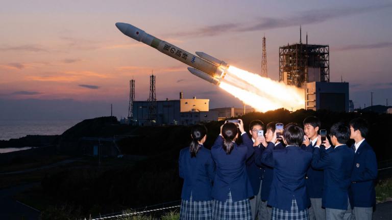 子の成績不振で親だけ宇宙留学 火星補習塾、政府が制度化