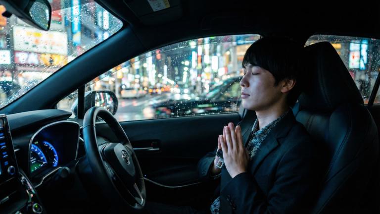 "Being Restrained Aligns Your Energy" — A Celebrity's Bizarre Theory Accidentally Skyrockets Youth Seatbelt Usage