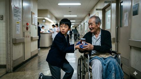 「血圧より塩を」深夜の病棟に高齢者カルテル誕生、孫を使った“梅干し密輸”摘発