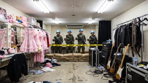 アイドル不仲騒動、楽屋に「国連平和維持軍」が駐留開始　解散阻止へ